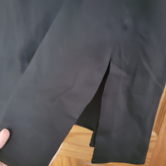 Black stretch Skirt 'NWOT' - 1X (although labelled as 0X) - Picture 2 of 10
